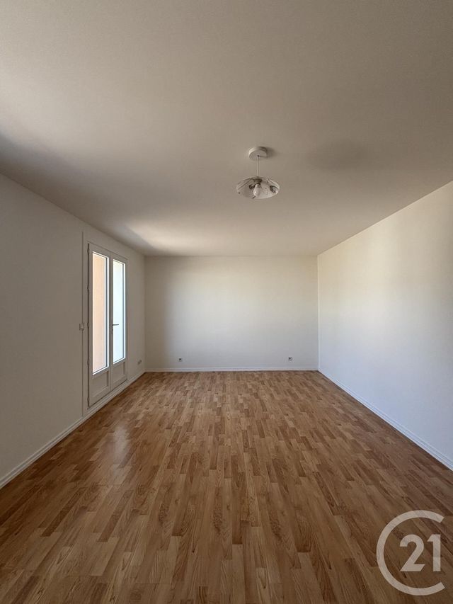 Appartement F2 &agrave; louer - 2 pi&egrave;ces - 57,49 m2 - Yzeure - 03 - AUVERGNE
