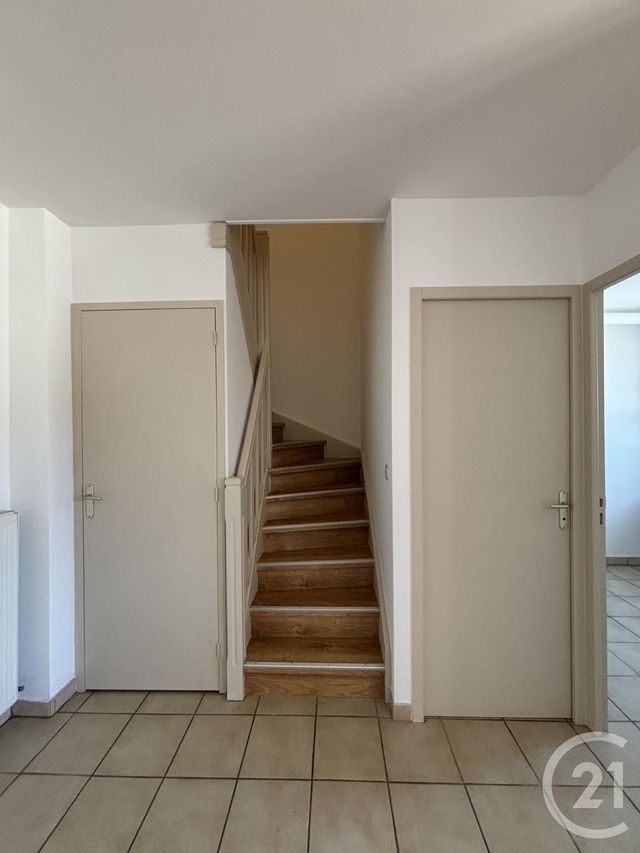 Appartement F2 &agrave; louer - 2 pi&egrave;ces - 57,49 m2 - Yzeure - 03 - AUVERGNE