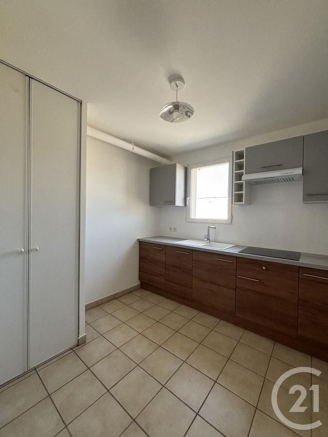 Appartement F2 &agrave; louer - 2 pi&egrave;ces - 57,49 m2 - Yzeure - 03 - AUVERGNE
