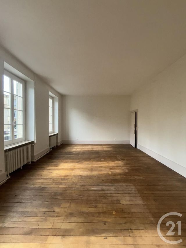Appartement F3 &agrave; louer - 3 pi&egrave;ces - 113,71 m2 - Moulins - 03 - AUVERGNE