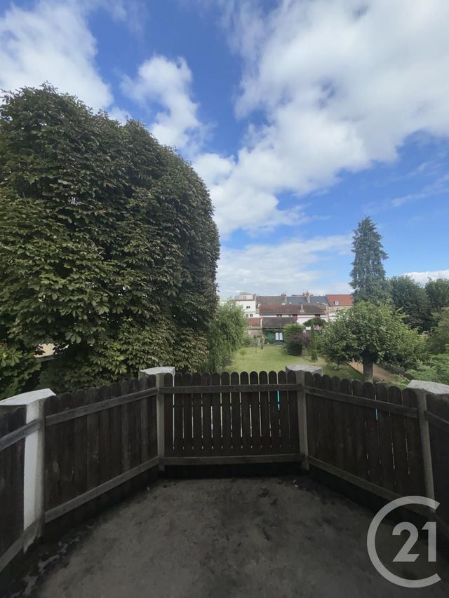 Appartement F3 &agrave; louer - 3 pi&egrave;ces - 113,71 m2 - Moulins - 03 - AUVERGNE