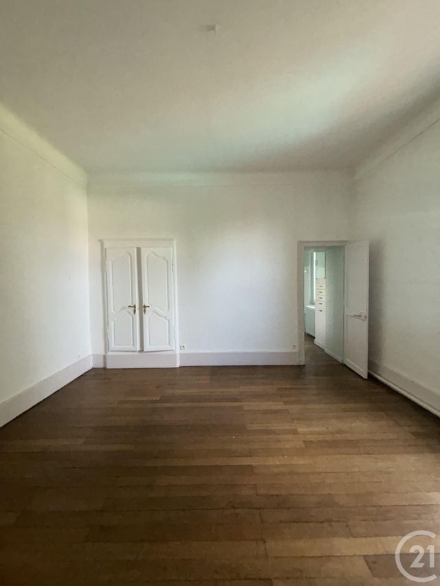 Appartement F3 &agrave; louer - 3 pi&egrave;ces - 113,71 m2 - Moulins - 03 - AUVERGNE