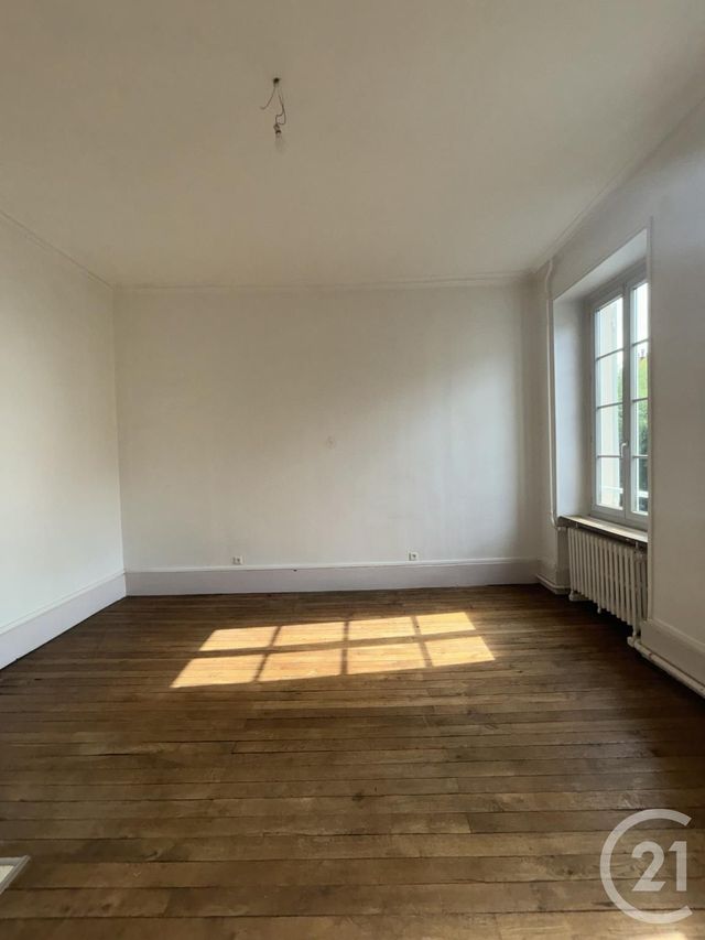 Appartement F3 &agrave; louer - 3 pi&egrave;ces - 113,71 m2 - Moulins - 03 - AUVERGNE