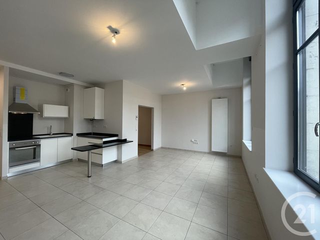 Appartement F2 &agrave; louer - 2 pi&egrave;ces - 55 m2 - Moulins - 03 - AUVERGNE