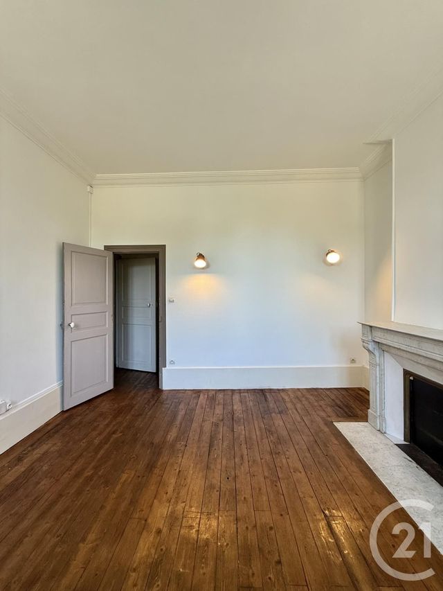 Appartement F3 &agrave; louer - 3 pi&egrave;ces - 71,78 m2 - Moulins - 03 - AUVERGNE