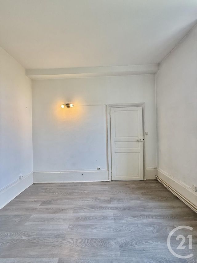 Appartement F3 &agrave; louer - 3 pi&egrave;ces - 71,78 m2 - Moulins - 03 - AUVERGNE