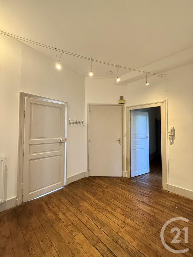Appartement F3 &agrave; louer - 3 pi&egrave;ces - 71,78 m2 - Moulins - 03 - AUVERGNE