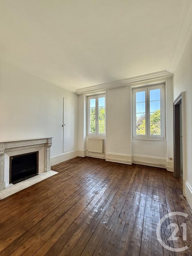Appartement F3 &agrave; louer - 3 pi&egrave;ces - 71,78 m2 - Moulins - 03 - AUVERGNE