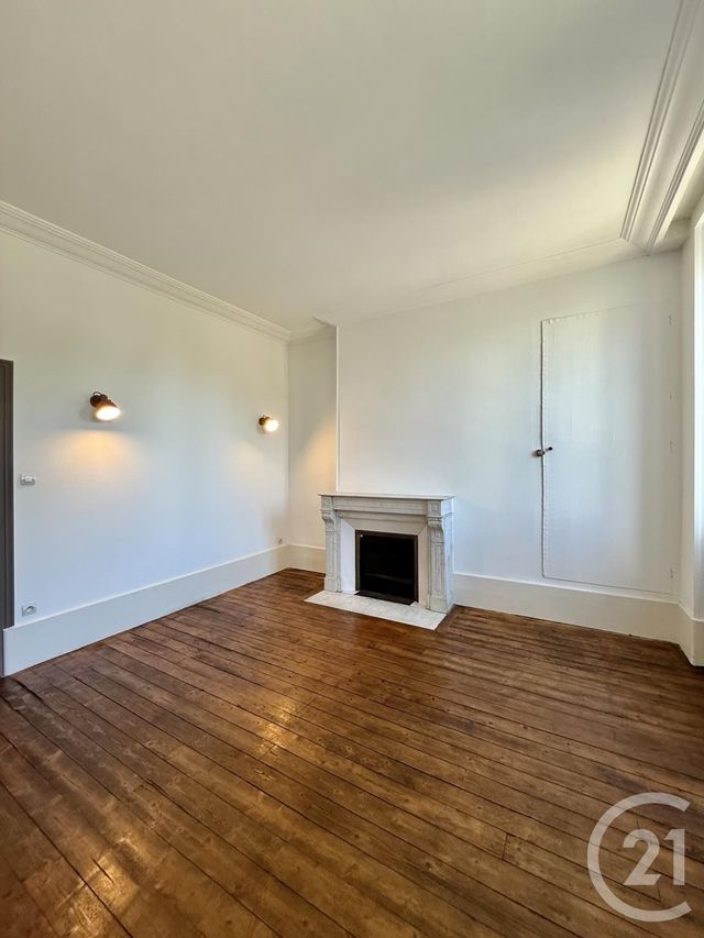 Appartement F3 &agrave; louer - 3 pi&egrave;ces - 71,78 m2 - Moulins - 03 - AUVERGNE