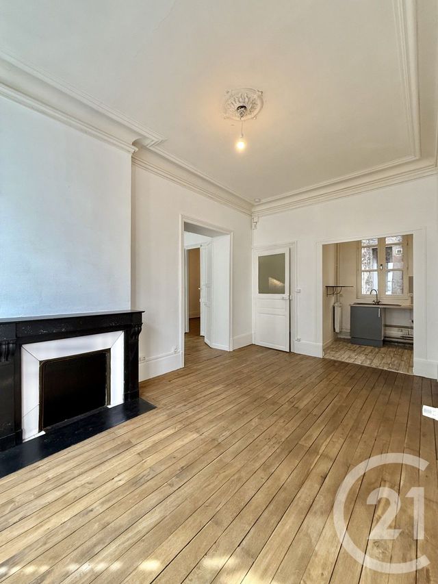 Appartement F3 &agrave; louer - 3 pi&egrave;ces - 79,78 m2 - Moulins - 03 - AUVERGNE