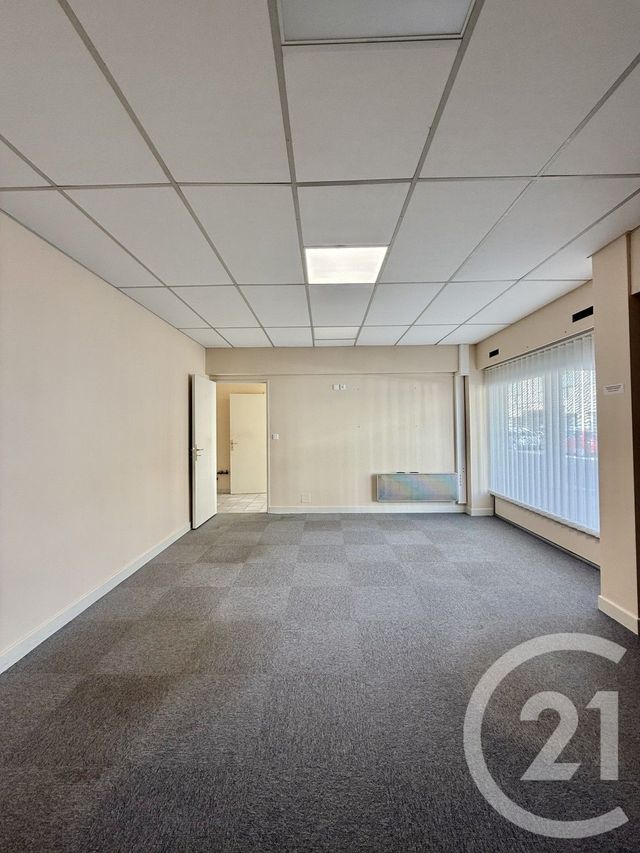 Local commercial à louer - 96.56 m2 - 03 - Allier