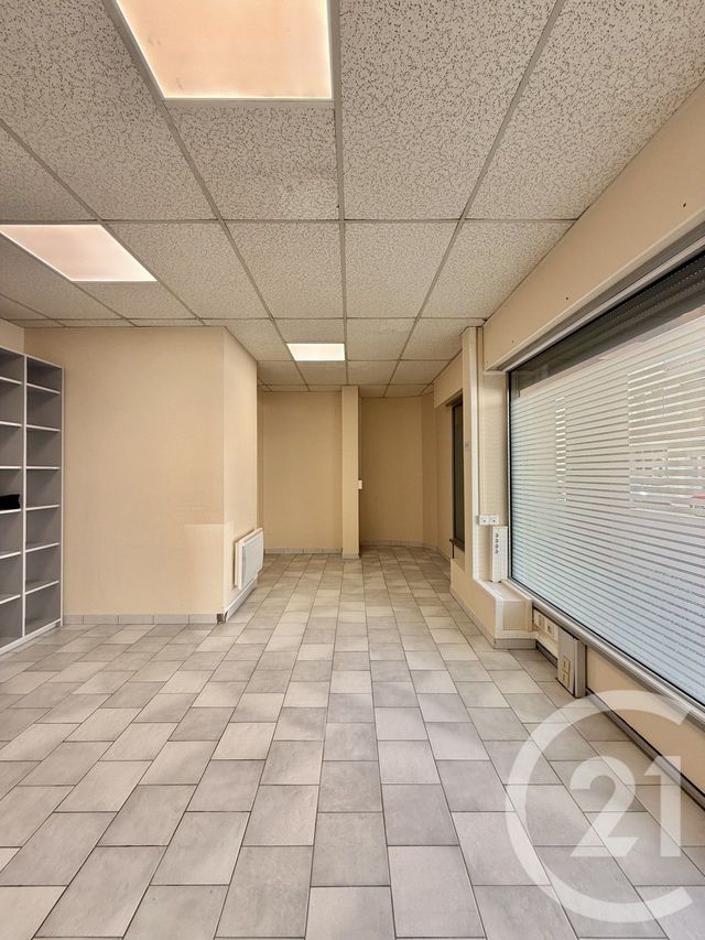 Local commercial à louer - 96.56 m2 - 03 - Allier