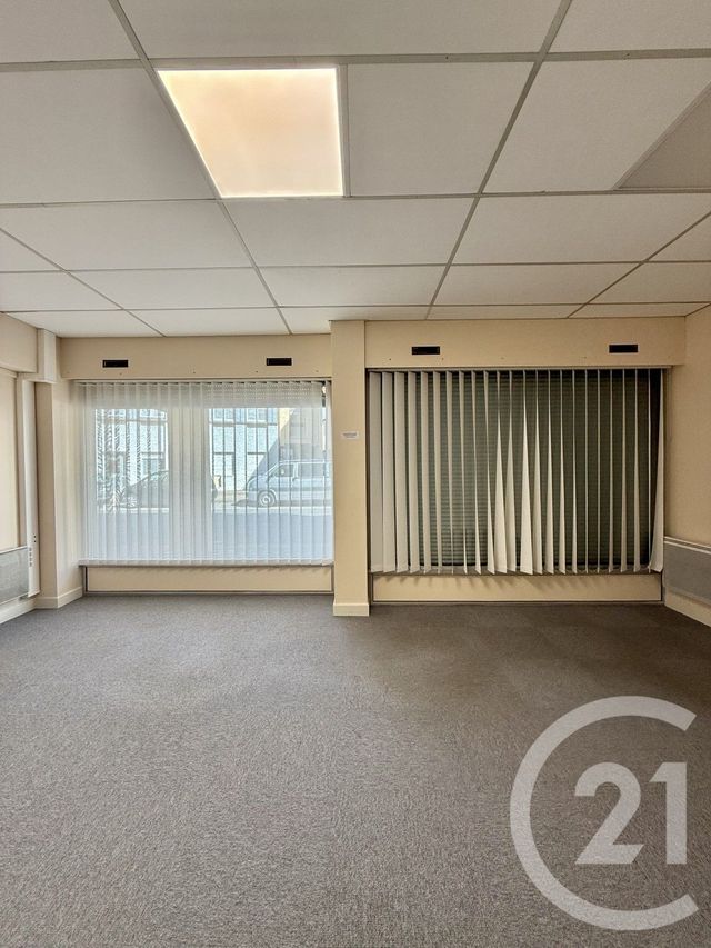 Local commercial à louer - 96.56 m2 - 03 - Allier