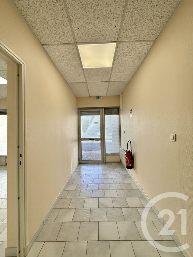 Local commercial à louer - 96.56 m2 - 03 - Allier