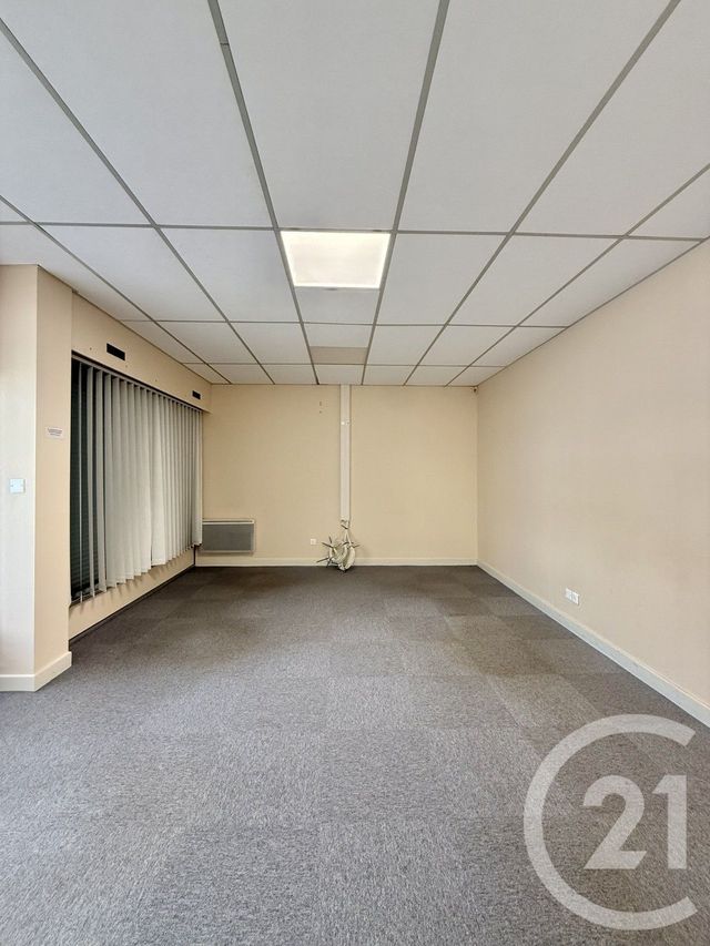 Local commercial à louer - 96.56 m2 - 03 - Allier