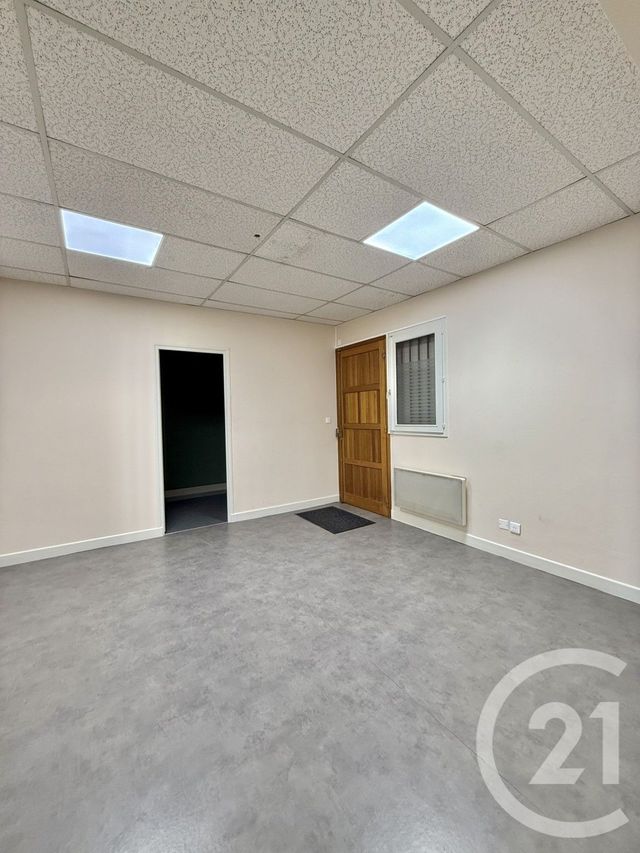 Local commercial à louer - 96.56 m2 - 03 - Allier