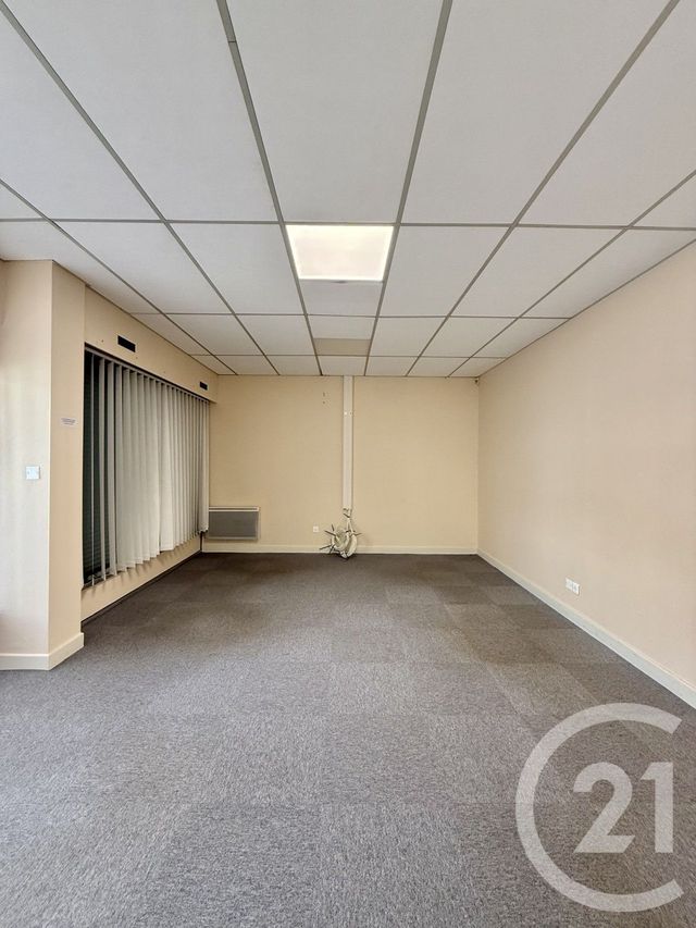 Local commercial à louer - 96.56 m2 - 03 - Allier