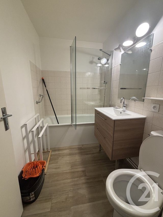 Appartement Studio &agrave; louer - 1 pi&egrave;ce - 31,76 m2 - Moulins - 03 - AUVERGNE