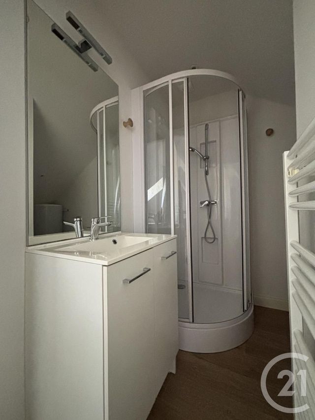 Appartement F1 &agrave; louer - 1 pi&egrave;ce - 22,86 m2 - Moulins - 03 - AUVERGNE