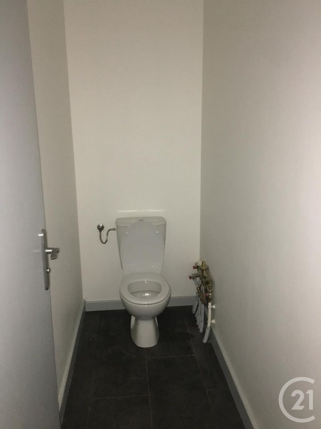 Appartement F2 &agrave; louer - 2 pi&egrave;ces - 52 m2 - Yzeure - 03 - AUVERGNE