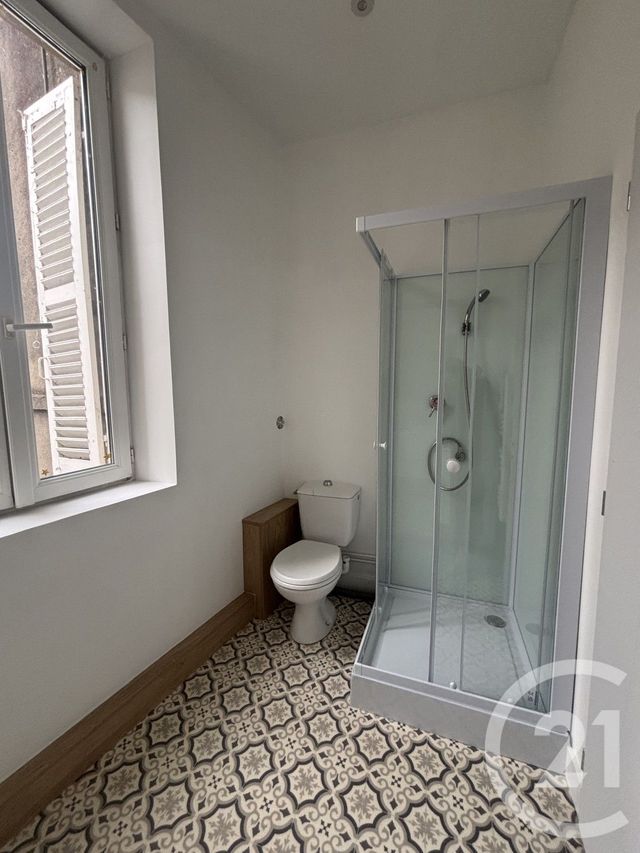 Appartement F2 &agrave; louer - 2 pi&egrave;ces - 35,90 m2 - Moulins - 03 - AUVERGNE