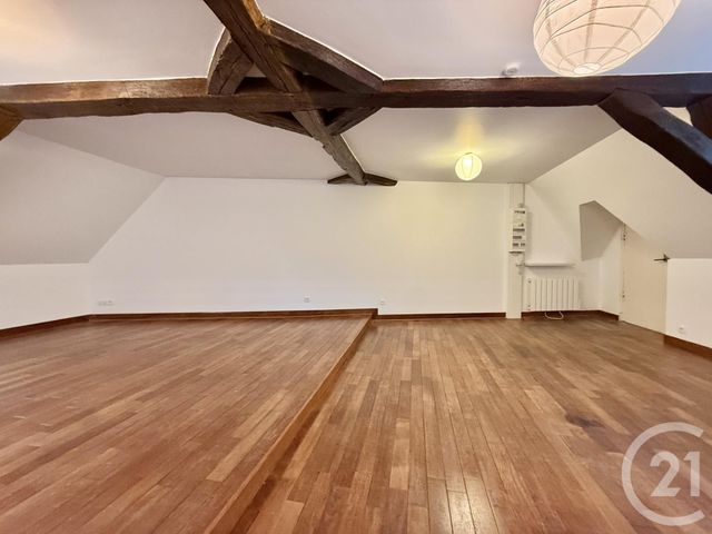 Appartement F3 &agrave; louer - 3 pi&egrave;ces - 61,50 m2 - Moulins - 03 - AUVERGNE