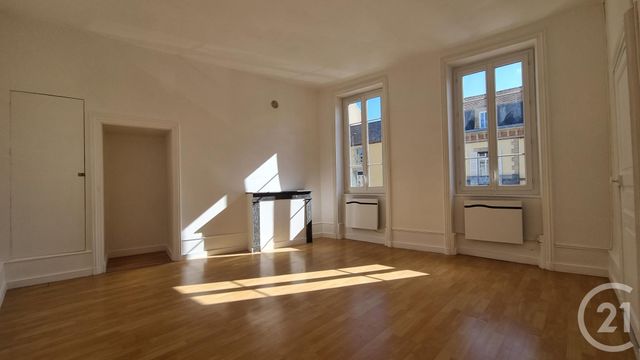 Appartement F2 &agrave; louer - 2 pi&egrave;ces - 56,83 m2 - Moulins - 03 - AUVERGNE