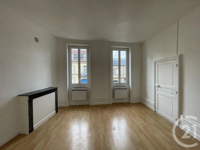 Appartement F2 &agrave; louer - 2 pi&egrave;ces - 56,83 m2 - Moulins - 03 - AUVERGNE