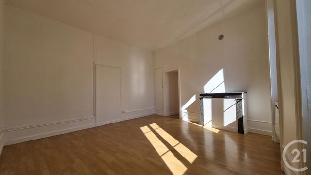 Appartement F2 &agrave; louer - 2 pi&egrave;ces - 56,83 m2 - Moulins - 03 - AUVERGNE