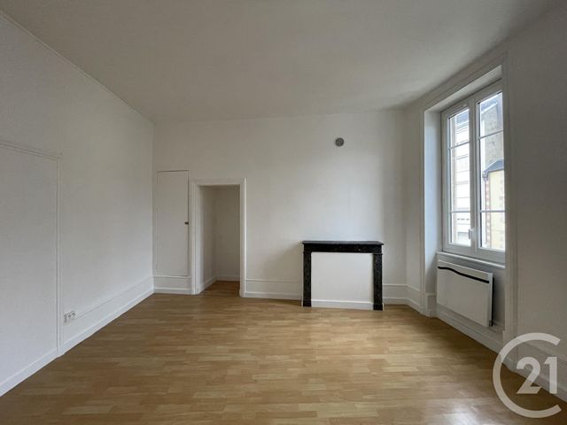 Appartement F2 &agrave; louer - 2 pi&egrave;ces - 56,83 m2 - Moulins - 03 - AUVERGNE