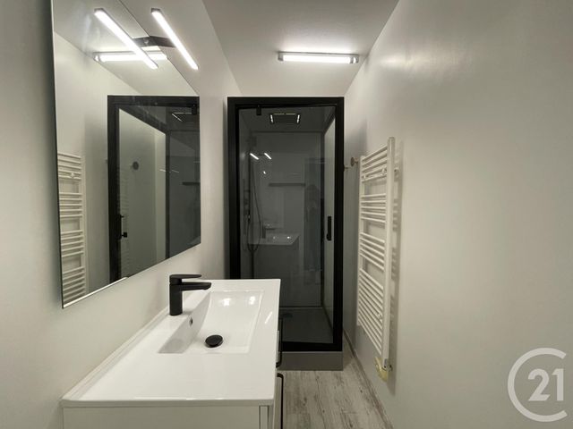 Appartement F2 &agrave; louer - 2 pi&egrave;ces - 56,83 m2 - Moulins - 03 - AUVERGNE