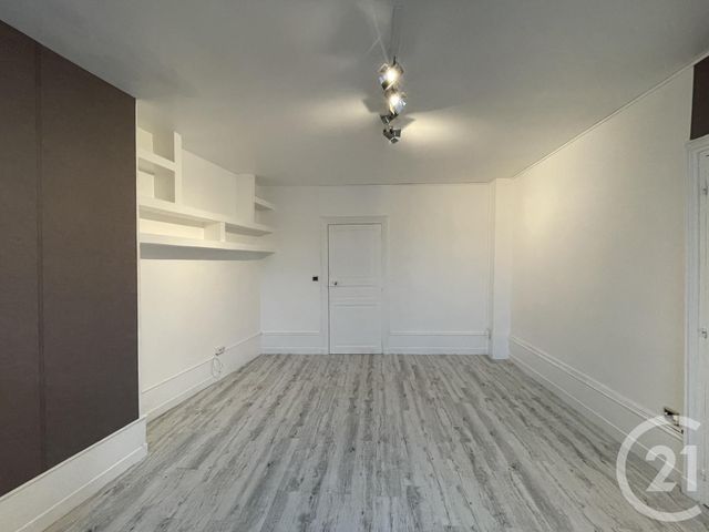 Appartement F2 &agrave; louer - 2 pi&egrave;ces - 56,83 m2 - Moulins - 03 - AUVERGNE