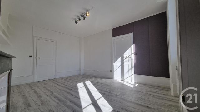 Appartement F2 &agrave; louer - 2 pi&egrave;ces - 56,83 m2 - Moulins - 03 - AUVERGNE