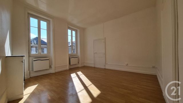Appartement F2 &agrave; louer - 2 pi&egrave;ces - 56,83 m2 - Moulins - 03 - AUVERGNE