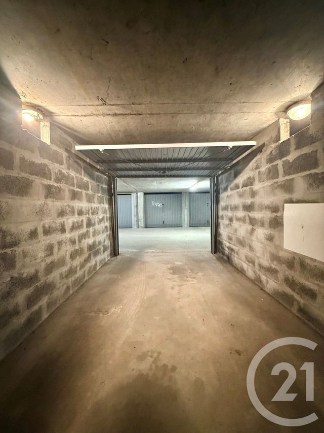 Parking &agrave; louer - 15 m2 - Moulins - 03 - AUVERGNE