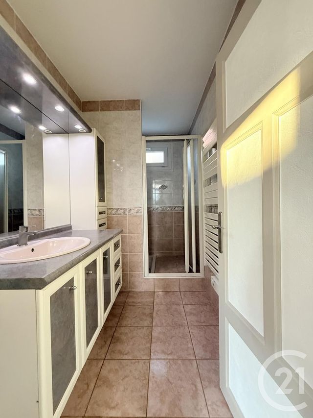 Maison &agrave; louer - 4 pi&egrave;ces - 110,66 m2 - Yzeure - 03 - AUVERGNE