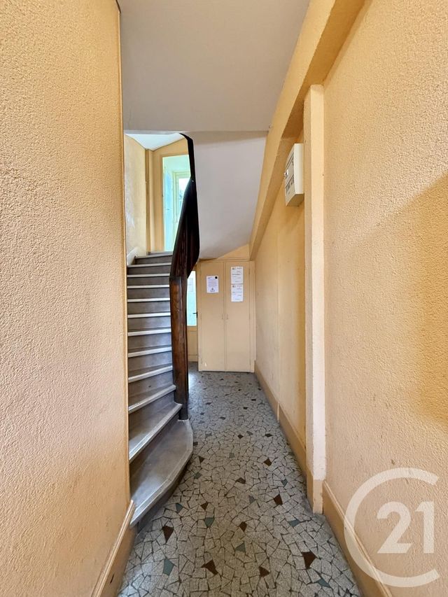 Appartement Studio &agrave; louer - 1 pi&egrave;ce - 23,50 m2 - Moulins - 03 - AUVERGNE