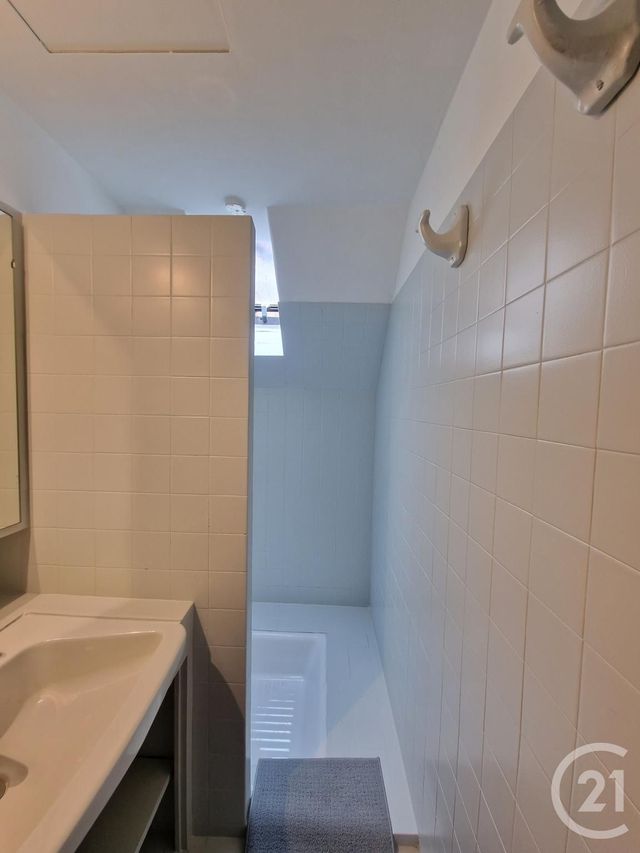 Appartement F1 &agrave; louer - 1 pi&egrave;ce - 17,10 m2 - Moulins - 03 - AUVERGNE