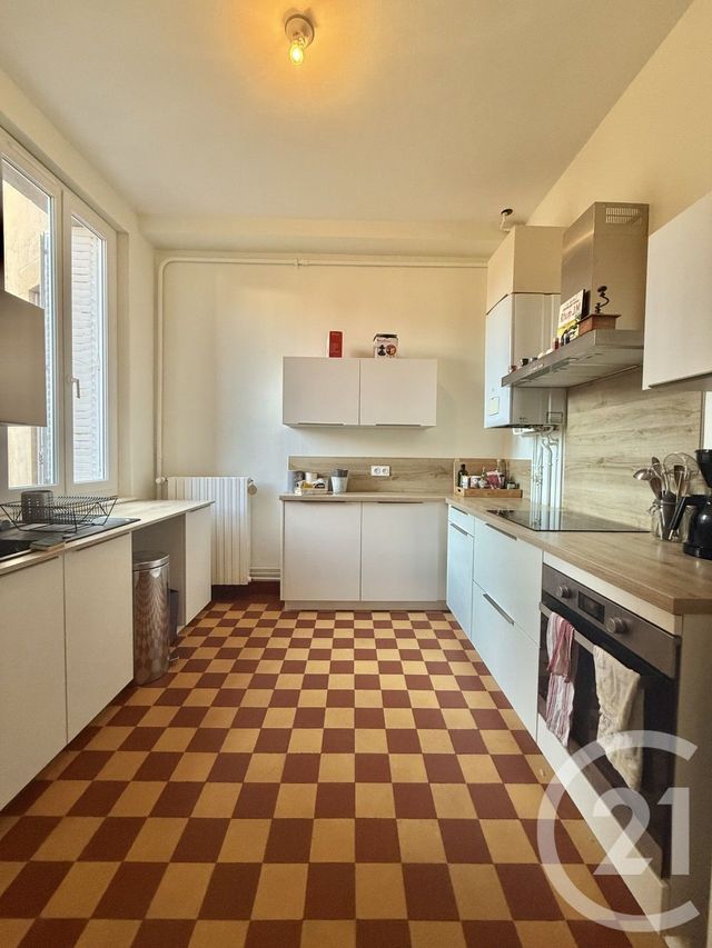 Appartement F3 &agrave; louer - 3 pi&egrave;ces - 88 m2 - Moulins - 03 - AUVERGNE