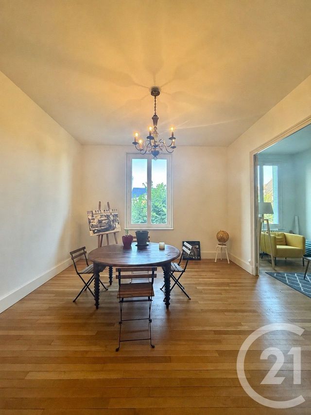 Appartement F3 &agrave; louer - 3 pi&egrave;ces - 88 m2 - Moulins - 03 - AUVERGNE