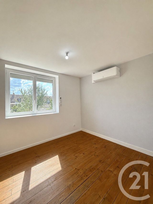 Maison &agrave; louer - 3 pi&egrave;ces - 57,38 m2 - Noyant D Allier - 03 - AUVERGNE
