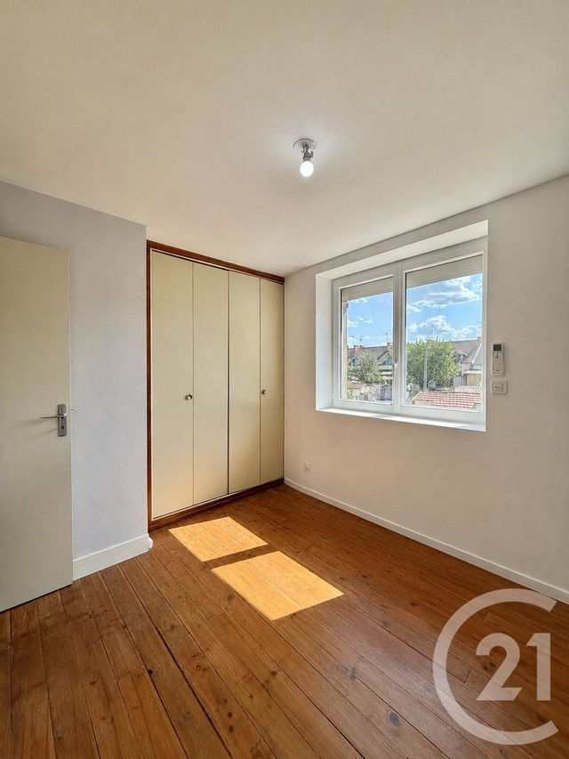 Maison &agrave; louer - 3 pi&egrave;ces - 57,38 m2 - Noyant D Allier - 03 - AUVERGNE