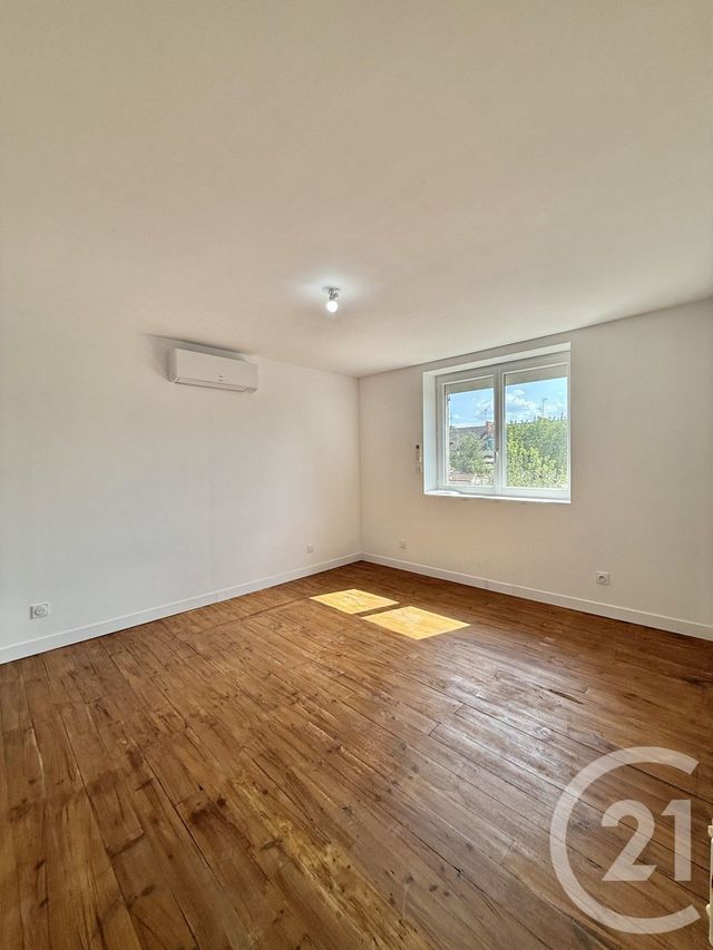 Maison &agrave; louer - 3 pi&egrave;ces - 57,38 m2 - Noyant D Allier - 03 - AUVERGNE