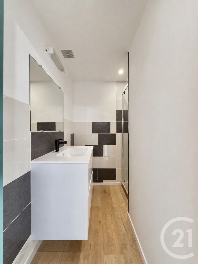 Maison &agrave; louer - 3 pi&egrave;ces - 57,38 m2 - Noyant D Allier - 03 - AUVERGNE
