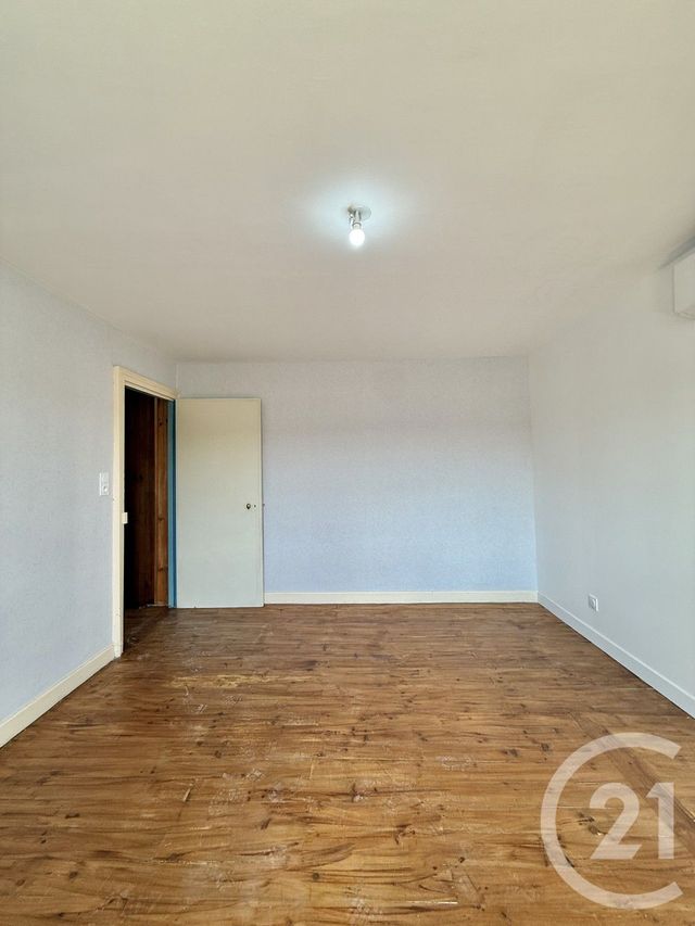 Maison &agrave; louer - 3 pi&egrave;ces - 57,38 m2 - Noyant D Allier - 03 - AUVERGNE