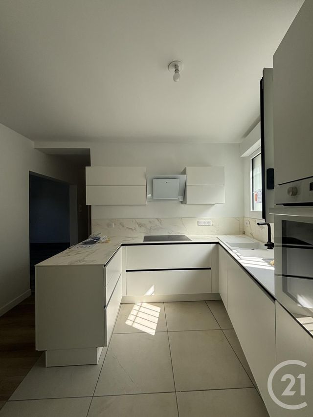 Appartement F2 &agrave; louer - 2 pi&egrave;ces - 62,53 m2 - Moulins - 03 - AUVERGNE