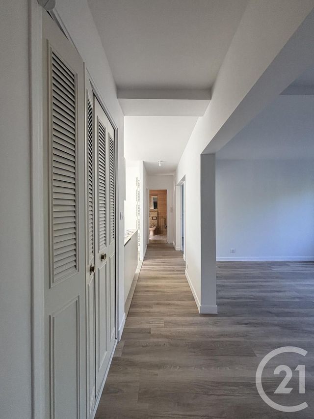 Appartement F2 &agrave; louer - 2 pi&egrave;ces - 62,53 m2 - Moulins - 03 - AUVERGNE