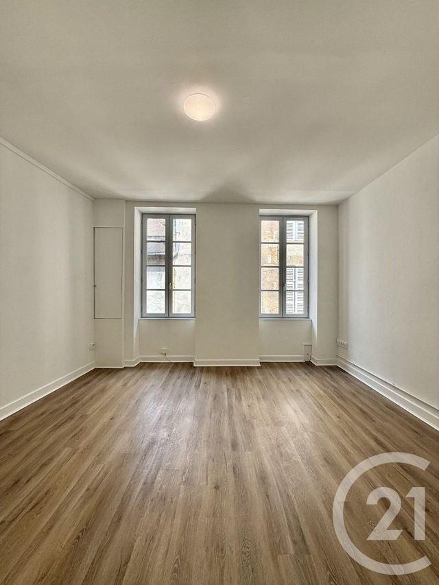 Appartement Studio &agrave; louer - 1 pi&egrave;ce - 29,90 m2 - Moulins - 03 - AUVERGNE