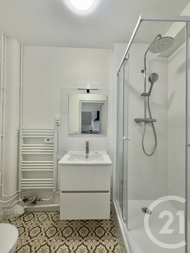 Appartement Studio &agrave; louer - 1 pi&egrave;ce - 29,90 m2 - Moulins - 03 - AUVERGNE