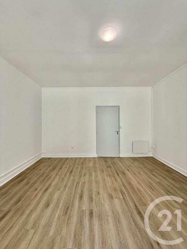 Appartement Studio &agrave; louer - 1 pi&egrave;ce - 29,90 m2 - Moulins - 03 - AUVERGNE